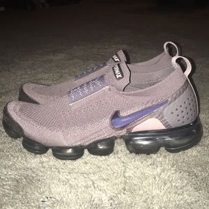 Nice very Good  condition mike vapormax lace less